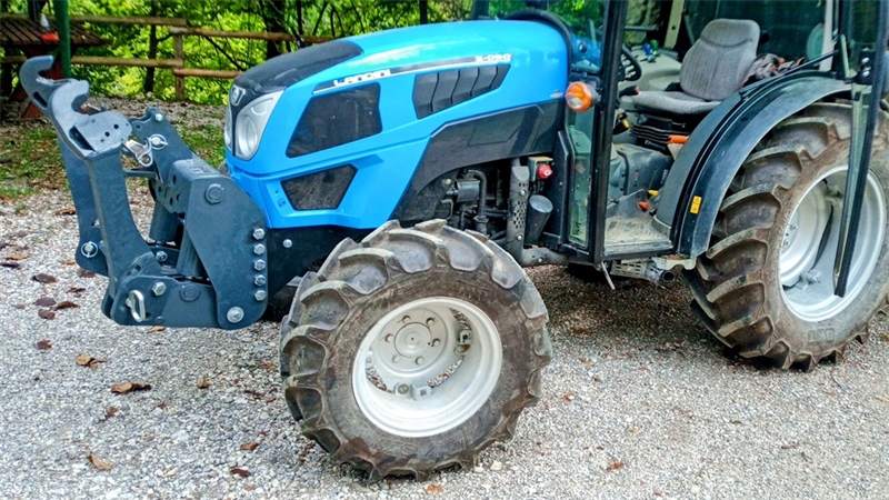 UNIVERSAL FRONTLIFT CAT. 2 FOR TRAKTOREN 1500 KG